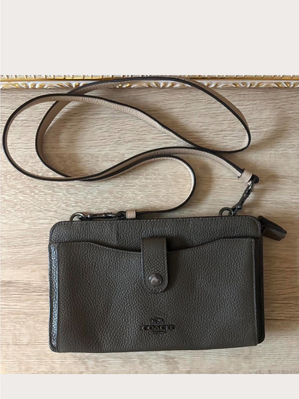 Coach Pebbled Leather Crossbody Wallet great condition